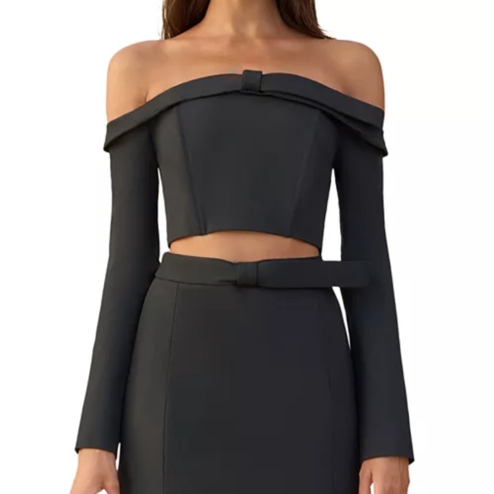 New Cult Gaia Valia Off Shoulder Crop Top in Black Size 6